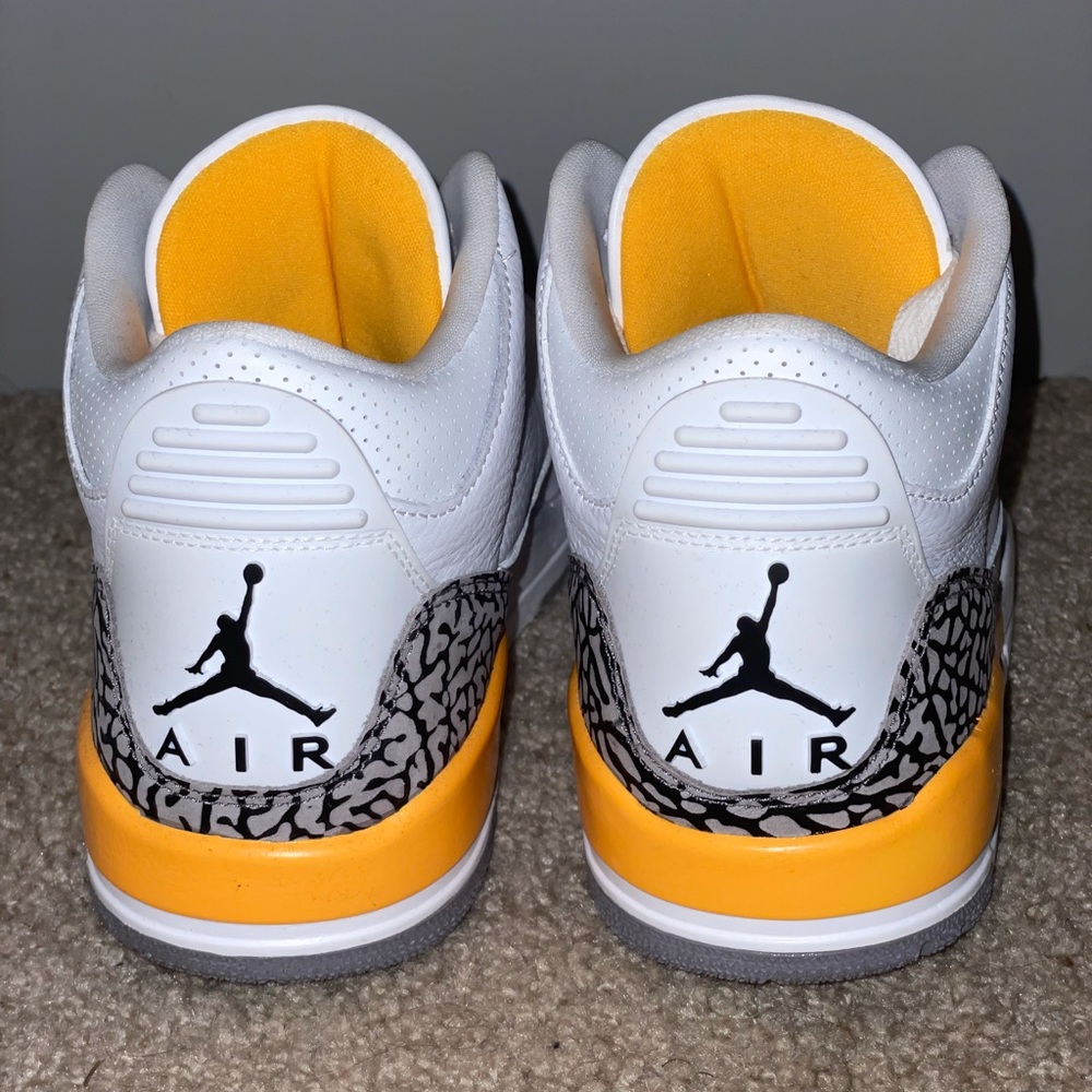 Gold Jordan 3 - Picture 4 of 4